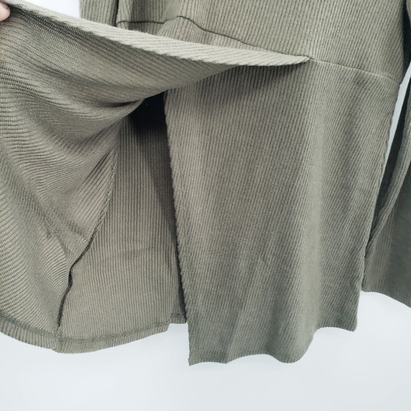 Dg2 Diane Gilman Green Split Front Sweater Womens Medium Turtleneck Rayon Blend - Picture 3 of 12